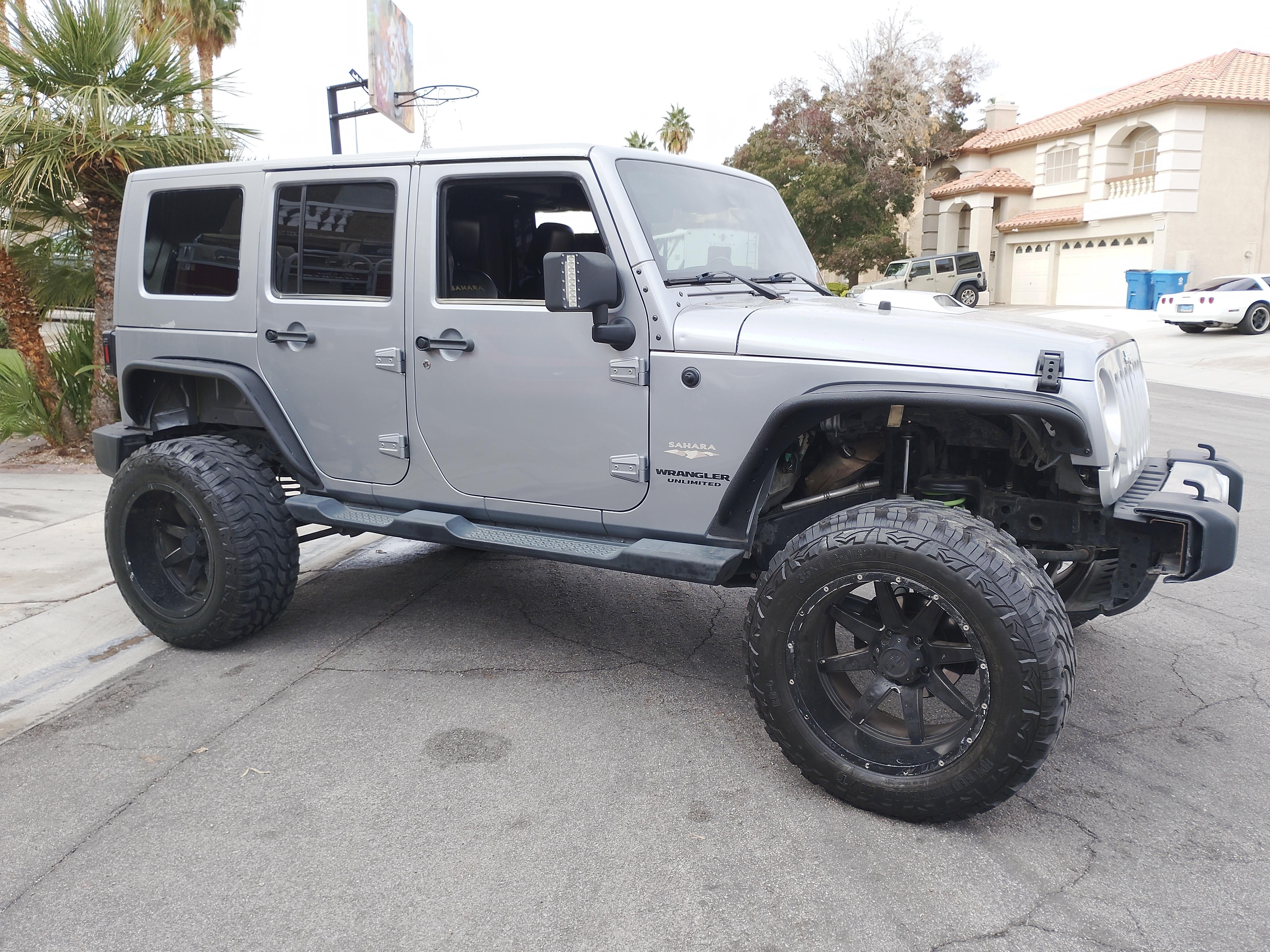 2013 Jeep Wrangler SAHARA